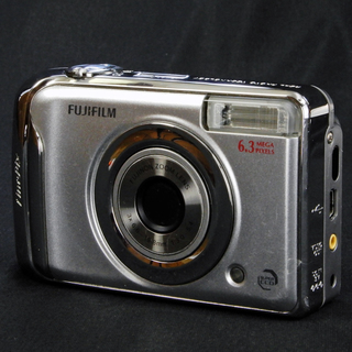 FUJIFILM デジタルカメラ FinePix A610 シル...