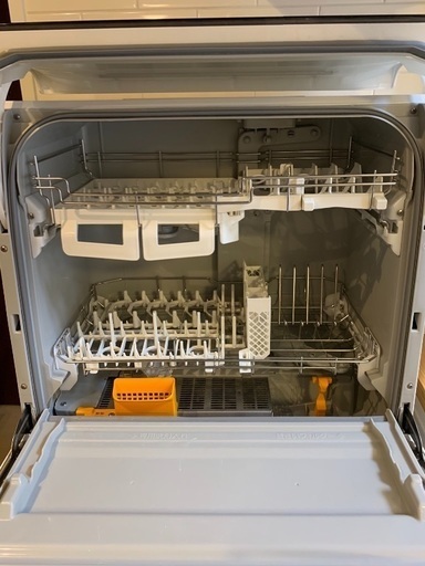 パナソニック食器洗い乾燥機 型番: NP-TR8(グレー) 2015年製品