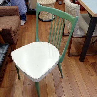 モデルルーム使用品　アメリカンレトロな椅子