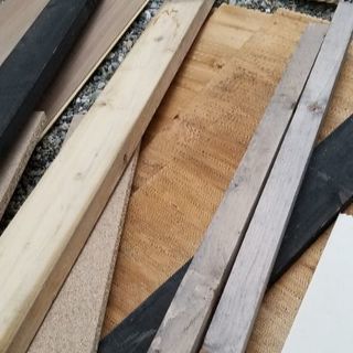 DIY用の木材等が複数あります。
