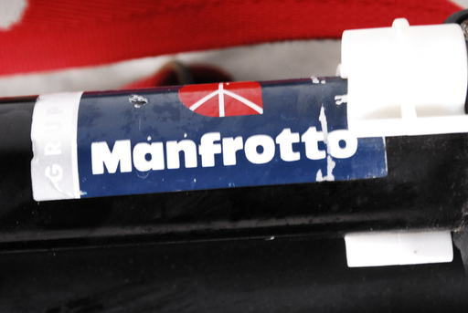 8258 Manfrotto 三脚 SILVER JUBILEE  25 Model #200 ストラップ付　アントレ