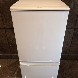 ◼️商談中□2017年製□シャープ 冷蔵庫 137Ｌ「つけかえどっちもドア ...