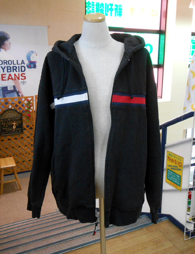 トミーヒルフィガー ジーンズ 長袖 ジップアップパーカー L ブラック 黒 パーカー フルジップ メンズ フード付き Tommy Hilfi モノハウス平岡店 大谷地のパーカー メンズ の中古 古着あげます 譲ります ジモティーで不用品の処分