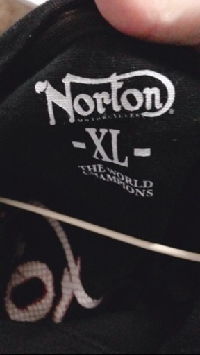 NortonのロングTシャツです