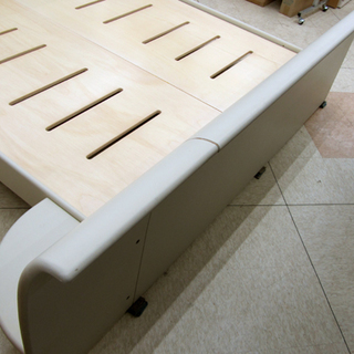 アルフレックス FRUTTA クイーンベッド フルッタ サイドテーブル/マットレス付 西宮の沢