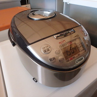 ☆2013年製☆ タイガー JKJ-V100 5.5号炊き IH炊飯器