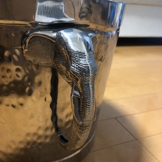 象の取っ手が可愛いシルバーウェアのシャンパンバケツ（D300xW360xH230) 象の取っ手が可愛いシルバーウェアのシャンパンバケツ（D300xW360xH230)
