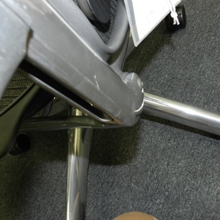 中古アーロンチェア