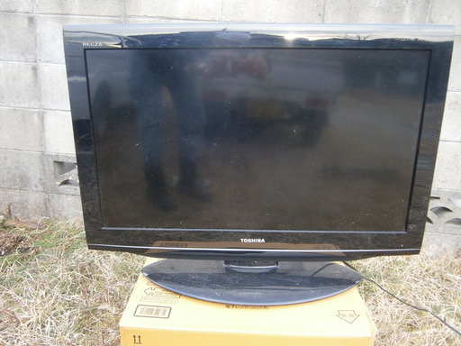 液晶カラーテレビ　TOSHIBA　３２型
