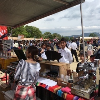 【積極性重視】配膳と簡単な調理補助／ フードイベントでの作業 - 飲食