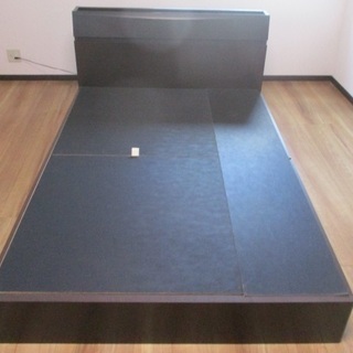 美品 ダブルベッドD マットレス付き 引き出しあり
