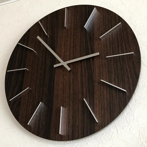 木製 お洒落 掛け時計 スタイリッシュ ウォールクロック 直径40cm ダークブラウン 木目調 文字盤なし 壁掛時計 ペンギン 千歳の時計 掛け時計 の中古あげます 譲ります ジモティーで不用品の処分
