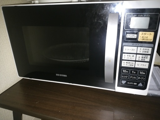 電子レンジ・冷蔵庫・炊飯器・ハンガースタンド・パソコンデスク譲ります。
