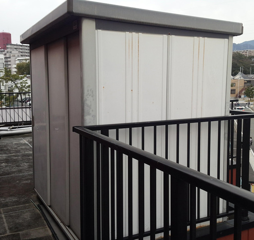 くまねず《西宮市、分解引取り限定》大型スライドドア物置(TYストックハウス)