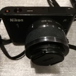 Nikon　J1　ブラック　中古品