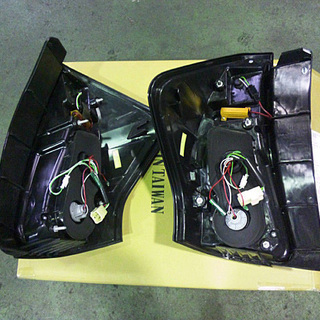 美品 プリウスα ZVW40/41 前期・後期 オールLEDテールランプ ver.２ 流星バージョン 中古