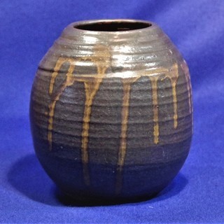 備前焼大きめ花器長太郎