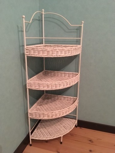 アンティーク調 白 コーナーラック Mame 武蔵五日市の収納家具 棚 シェルフ の中古あげます 譲ります ジモティーで不用品の処分