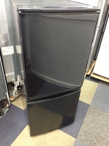 大田区送料無料 シャープ 冷凍冷蔵庫 2ドア 左右どっちも付け替えドア 137L 2013年製 SJ-14X-B