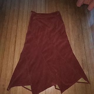 茶色のスカート