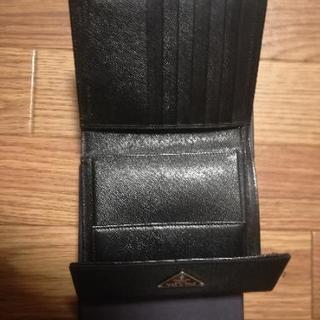 新品未使用プラダ三つ折り財布