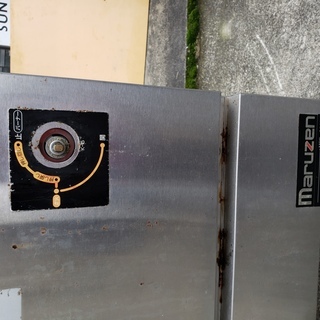 厨房用品 業務用 フライヤーだそうです。 交渉中