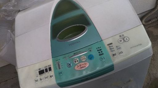 日立の立て型洗濯機です。