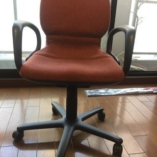 パソコン用肘つき椅子