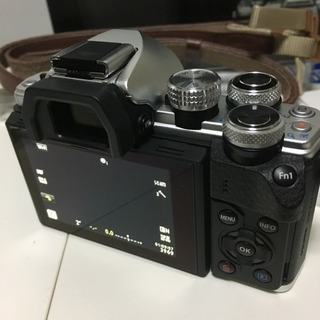 オリンパス E-M10 markⅡ シルバー（ボディ）