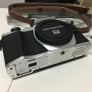 オリンパス E-M10 markⅡ シルバー（ボディ）