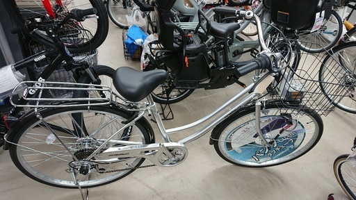 【新品　商品入れ替え】　タウンサイクル（ママチャリ）　26インチ　オートライト　6段ギア　シルバー