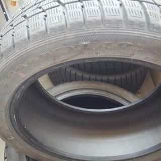 235  45  R17　グッドイヤーのスタッドレスタイヤ