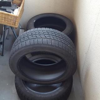 235  45  R17　グッドイヤーのスタッドレスタイヤ