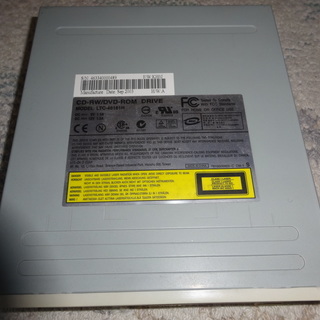 内蔵DVDマルチドライブ（IDE　LITEON LTC-48161H)