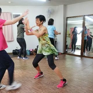 Zunbaでダイエットしたい方 ともママ 南福島のズンバの生徒募集 教室 スクールの広告掲示板 ジモティー