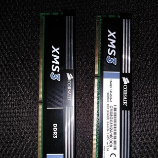 メモリー（DDR3、4GB×2枚）