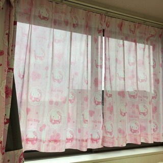 キティちゃんのカーテン