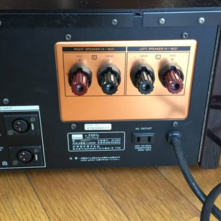 パワーアンプ　サンスイ　Ｂ－２２０１Ｌ　定価410000円