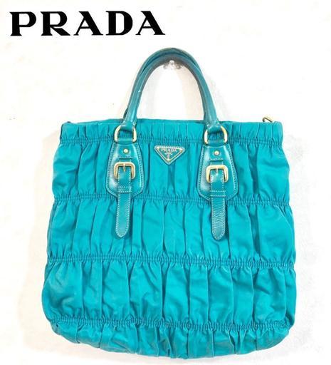 PRADA　レアなエメラルドグリーンのギャザーバッグ