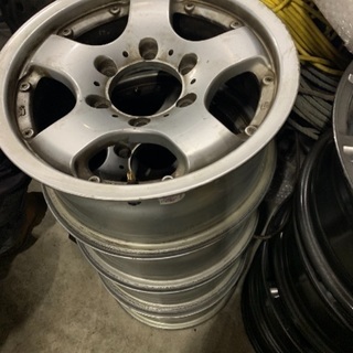 ハイエースやグランビアに！6穴