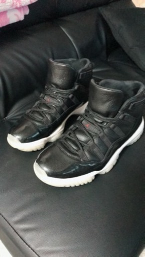 スニーカー AIR JORDAN 11 RETRO BLACK/GYM RED