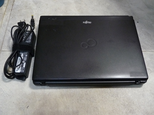 【譲渡決定】【最終特価・値下げ】Windows10 富士通 Lifebook P770/A  i3 DVD-R/W装備