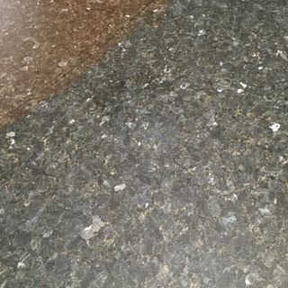 イタリア製の天然大理石天板テーブル