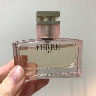 香水 FERRE ROSE