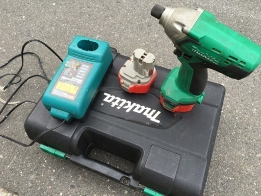 マキタ インパクトドライバー M694D