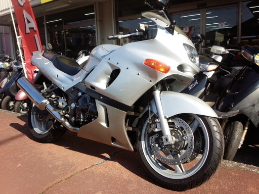 NO.2554 ＺＺＲ４００　Ｎ型　水冷４サイクル１６バルブ４気筒エンジン　☆彡