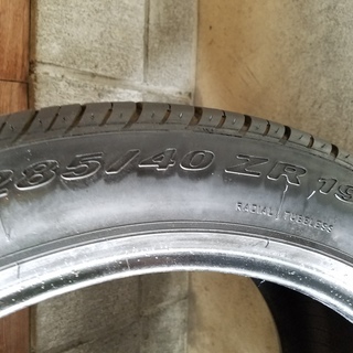 【希少】フェラーリ Ferrari 純正 タイヤ 19インチ PZERO ROSSO 2本セット 285/40 ZR19 PIRELLI ZR規格