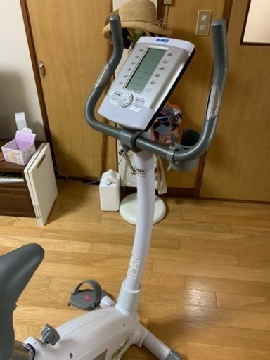 値下げ中】エアロバイク アルインコ（電源不要の自家発電バイクAFB701 ...