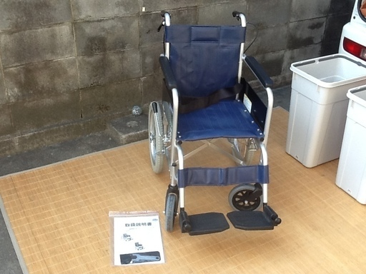 【車椅子】車いす専門メーカーのカワムラサイクルの車椅子 KR55 介助用 スチール製 折りたたみ　配達もします