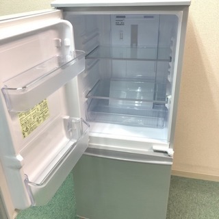 配達無料地域あり＊極美品＊SHARP 2018年製＊人気のつけかえどっちも扉＊激安♪